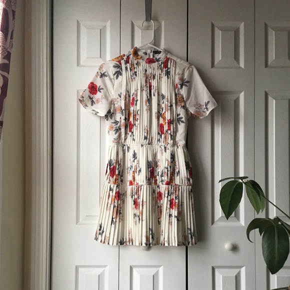 FINAL PRICE! ACT FAST! Boohoo Floral Pleated - Picture 2 of 7